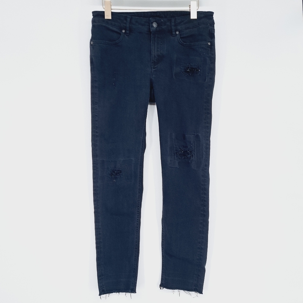 Escada Sport Black Distressed Jegging Cropped Size 36 = US 6‎